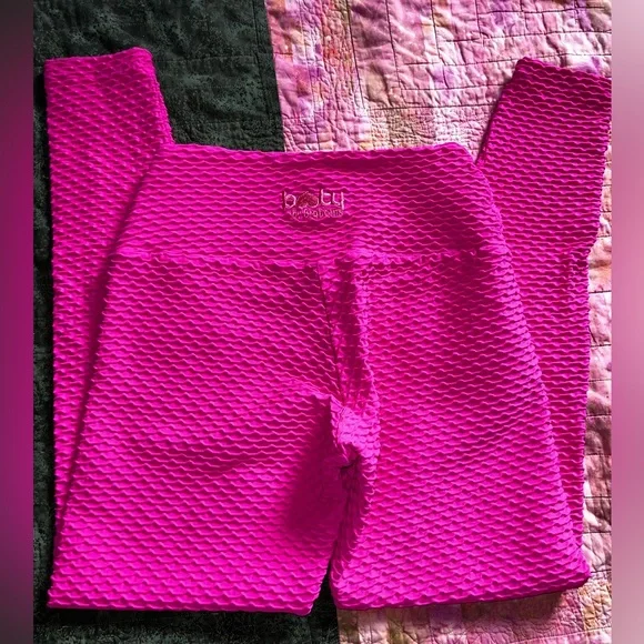 Magenta Pink Textured Leggings - Picture 3 of 3